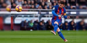 Kèo cầu thủ ghi bàn từ xa là gì?